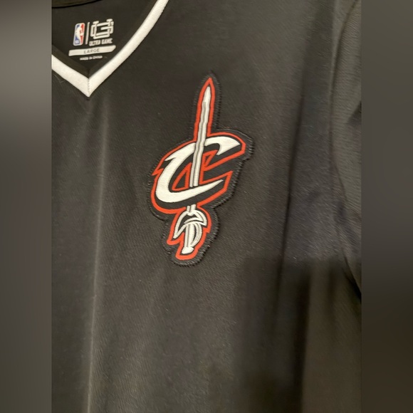 Ultra Game NBA Cleveland Cavaliers men's V-neck mesh short sleeve tee. Sz. L - Picture 5 of 6